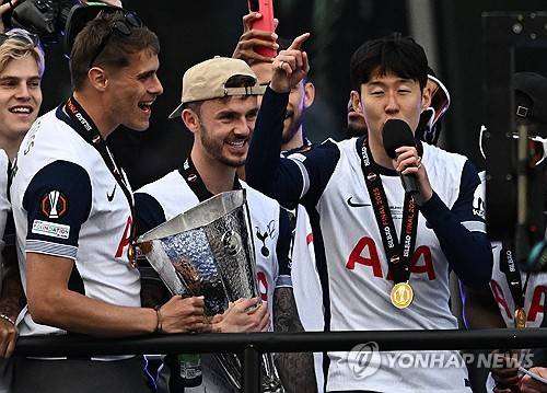 韓 축구 비통한 소식…느려진 손흥민, 924억에 토트넘과 결별?→