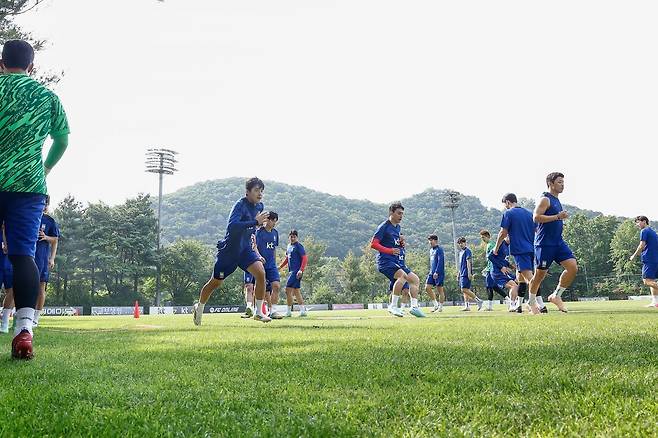 [단독] 아무리 명예직이지만 10만 원은 좀…KFA, 15년만의 국가대표 수당 인상 나선다