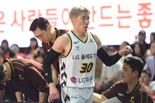 '두경민 결국...' 타 구단 영입 의사 없었다, MVP→웨이버 공시→선수 위기