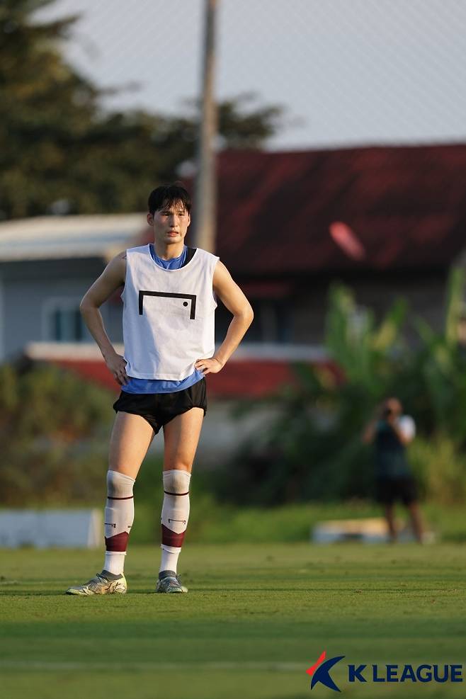 김민재 없는 홍명보호 新 괴물 센터백은 바로 나!…'190cm 거구에 발밑 기술 겸비' 亞가 주목하는 변준수, A대표 발탁 꿈 이뤘다