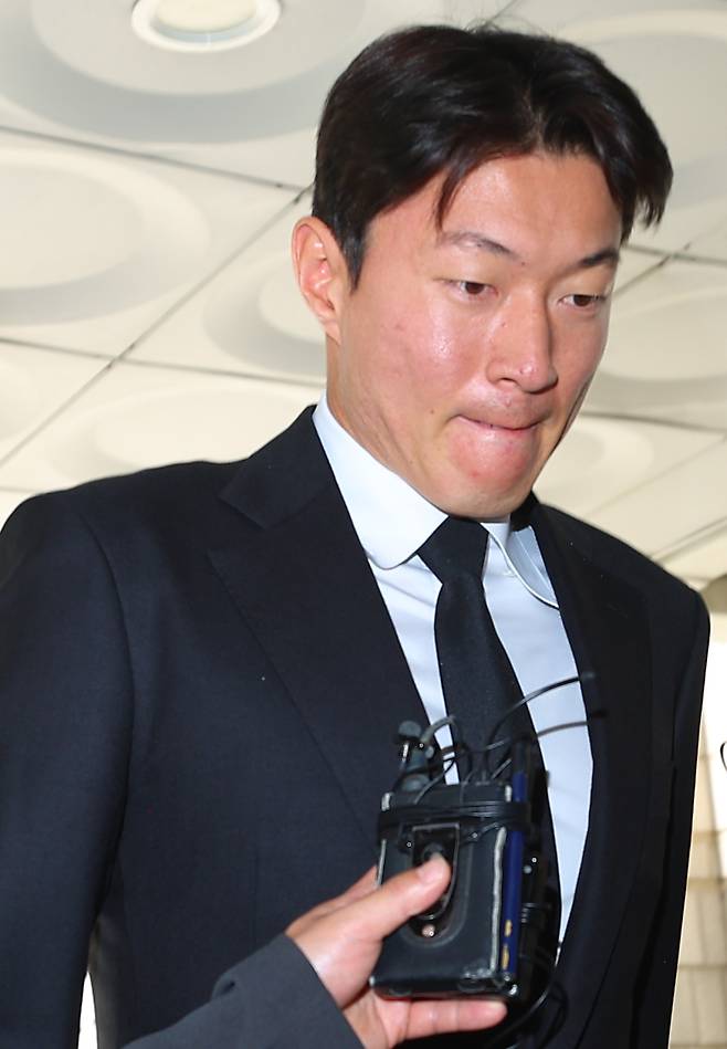 “韓 간판 공격수” 주장한 황의조, 유럽 생활 끝장나나…곧 계약 끝나는데 ‘깜깜무소식’