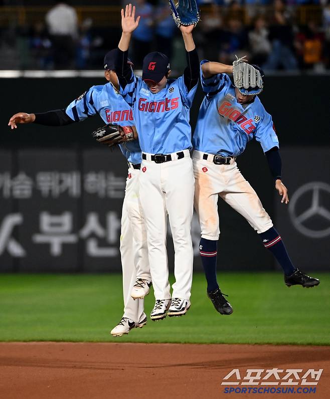 레이예스 혼자 야구하는 롯데? 자이언츠는 '원팀'이다 [SC포커스]