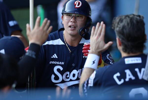 조성환 두산 감독대행, '2군행' 김기연 향해