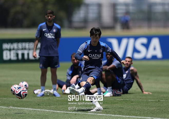 韓축구 환호! '메시 연상 시킨다' 극찬 받아온 이강인, 진짜 메시 만난다...PSG vs 마이애미 '클럽월드컵 16강' 격돌