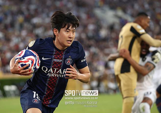 韓축구 환호! '메시 연상 시킨다' 극찬 받아온 이강인, 진짜 메시 만난다...PSG vs 마이애미 '클럽월드컵 16강' 격돌