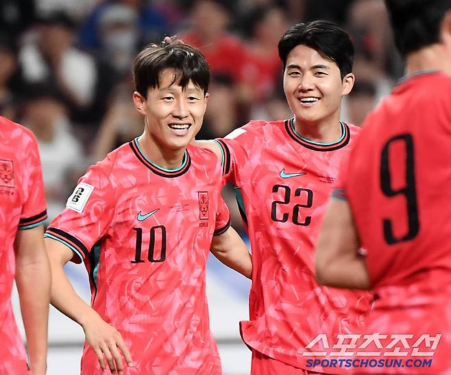 [공식발표]대한민국 '손흥민-이강인-김민재-이재성-배준호' 미쳤다...월드컵 3차예선 베스트 일레븐 후보 선정 '韓 최다 배출국'