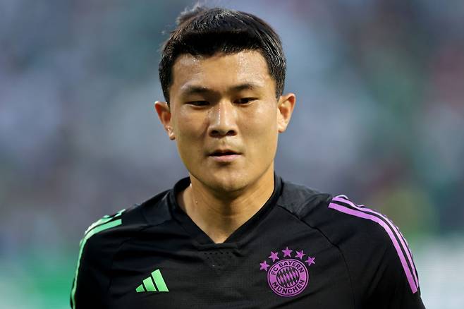 韓 축구 초대박! ‘EPL 챔피언’ 리버풀 ‘폭풍 영입’…이적료 552억까지 낮아진 ‘방출 대상’ 김민재 노린다