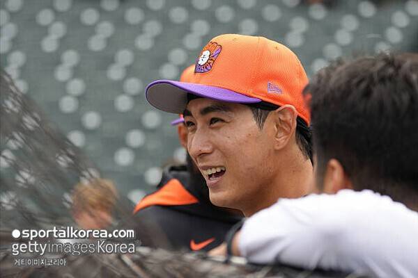 '일주일 만에 쳤다!' 침묵하던 이정후, 드디어 쳤다…'163km' 총알 타구로 '4G 연속 무안타' 깨고 1루 밟아