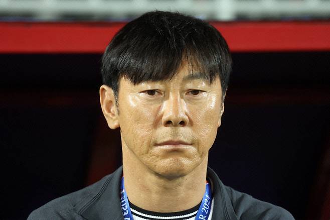 인도네시아는 신태용 버렸지만 신태용은 아니다...애제자 결혼까지 챙겨 화제