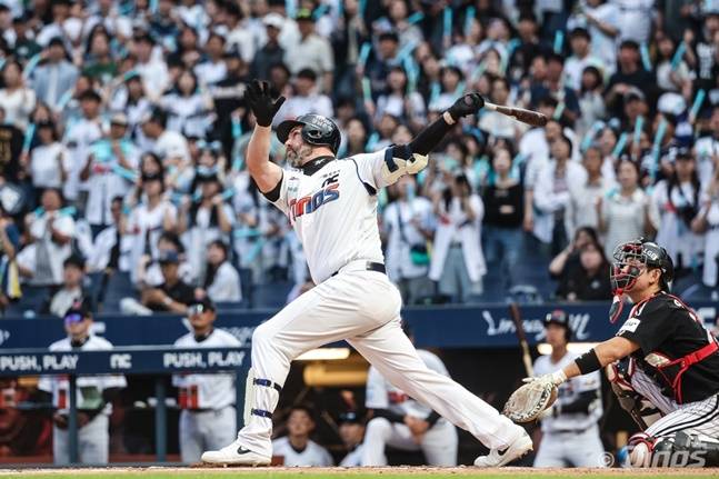 'KBO 역대 3호' 동명이인 맞대결 홈런 탄생! NC 데이비슨, 롯데 데이비슨 상대 대포 작렬 [창원 현장]