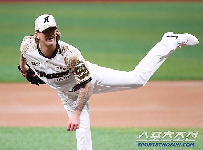 'KIA도 쩔쩔 맸다' 최고 150㎞+38구까진 퍼펙트, 호주 MVP 데뷔전 어땠나…3이닝 4K 1실점[고척 현장]