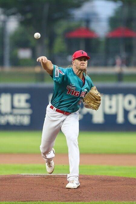 KIA 에이스라고 철석같이 믿었는데 딱 4승 하고 OUT…ML에선 떠돌이 신세, 마이너에선 폭망 조짐
