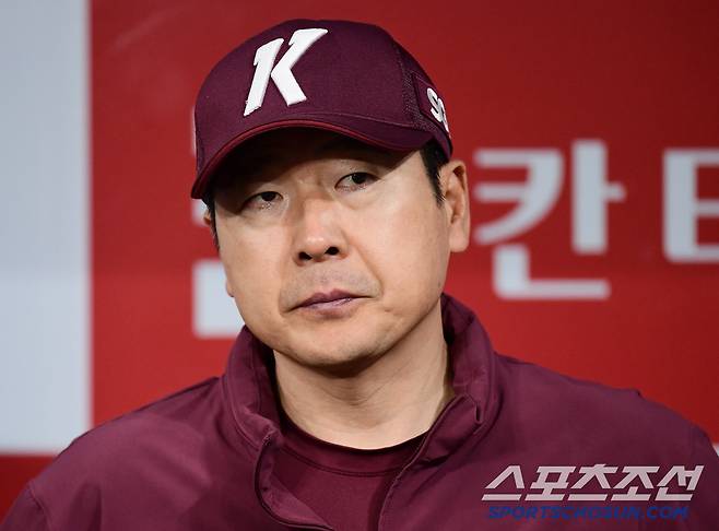 13억 보장 외국인도 방출인데, 10억 에이스도 사실상 결별 수순…