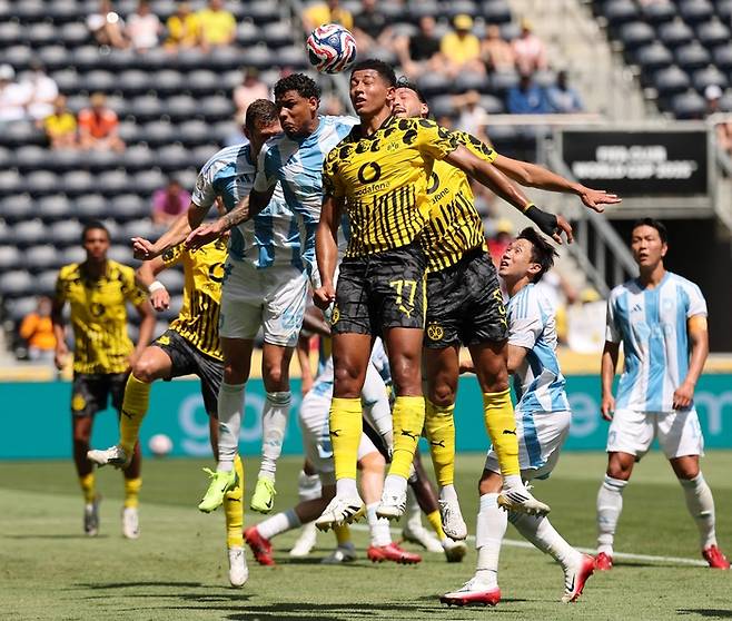 충격의 ‘슛 수 0-20’→조현우 선방쇼 아니었으면 어쩔 뻔…울산, 도르트문트에 0-1 뒤진 채 전반 종료 [SS신시내티 현장]