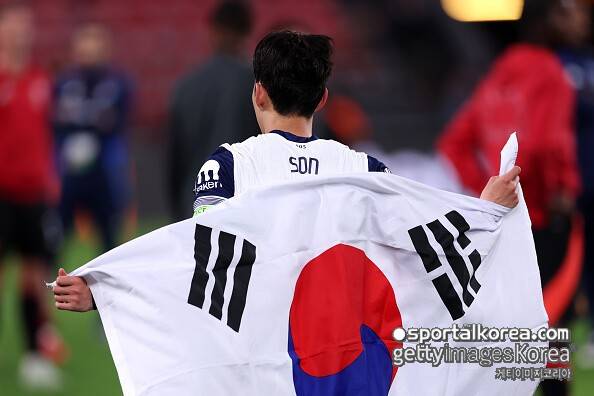 韓 캡틴은 사우디로 가지 않는다! 손흥민, 결국 무리뉴 품으로? 페네르바체 이적 초읽기...