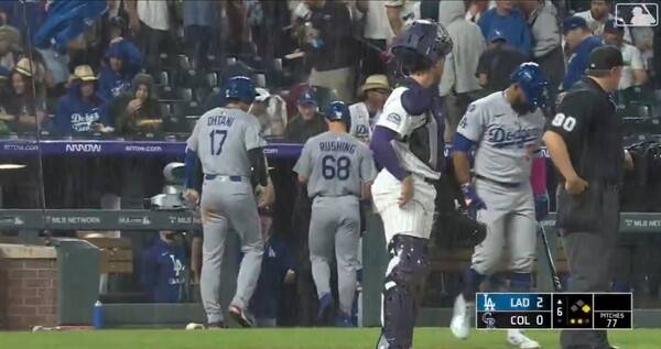 김혜성 또 선발 제외에 하늘도 슬픈가? LA 다저스 1시간 째 우천 지연...6회 2-0 리드 속 중단