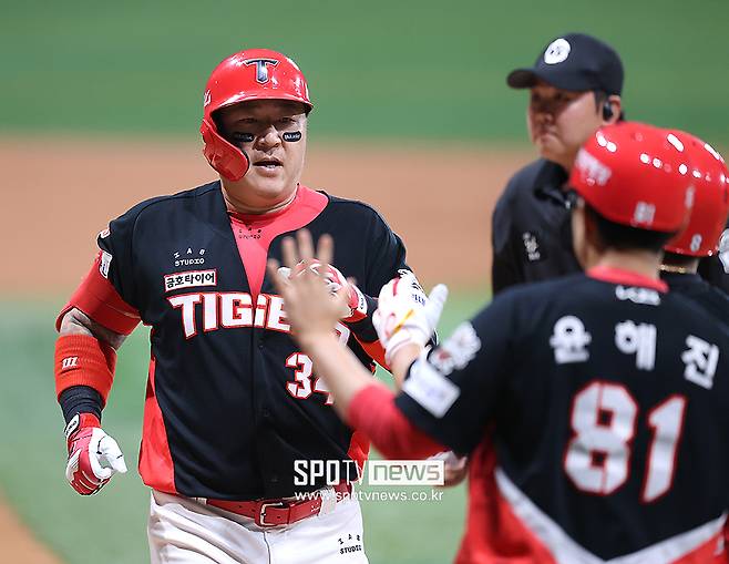 김태균 이후 첫 대업, 최형우 손으로 쓰이나… 이승엽-이대호도 못했는데, 진짜 이게 된다고?