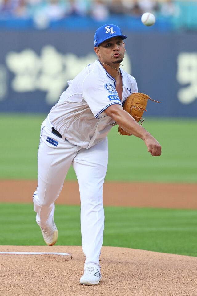 '1위 한화 꽁꽁 묶었다' 155km KKKK 미쳤다! 삼성 7억 외인 신입생, KBO 데뷔전 어땠나 [MD대구]