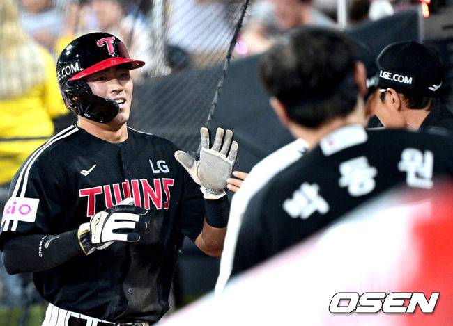 '트레이드' LG 천성호 일냈다! 친정에 9회 2루타→동점 득점 비수…LG, KT에 짜릿한 4-3 역전승 ‘신민재 결승타 쾅’ [수원 리뷰]