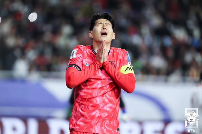 한국 축구 어쩌나, 일본이랑 싸움도 안되네...3700억vs1900억 차이, 겨우 절반 수준
