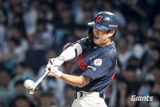 나승엽 대타 역전 3점포→김원중 9회 2사 후 4연속 볼넷 진땀 SV...롯데, 낙동강더비 4승4패 균형 [창원 리뷰]