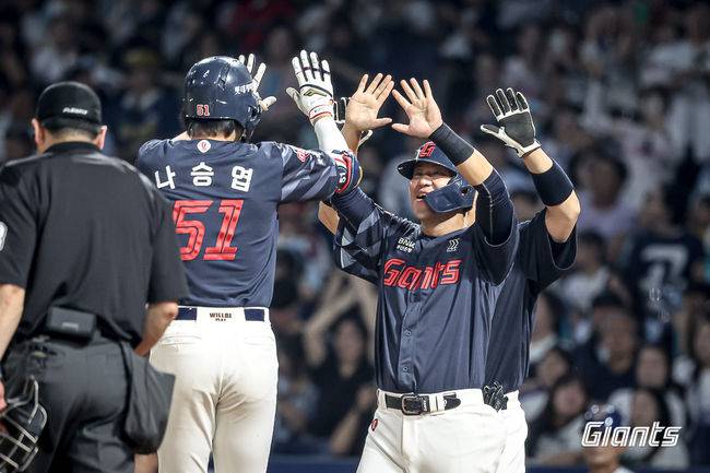 나승엽 대타 역전 3점포→김원중 9회 2사 후 4연속 볼넷 진땀 SV...롯데, 낙동강더비 4승4패 균형 [창원 리뷰]