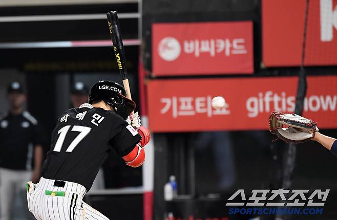 '그 무섭던 돌직구가 사라졌다' 압도적 SV 1위였는데...악몽같은 6월, 경쟁자들 추월 직전, 도대체 무슨 일이