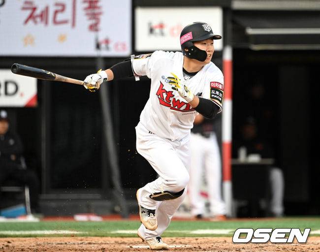 ‘안타-볼넷-안타-볼넷-안타, 미쳤다’ 타율 4할3푼3리, 4관왕 한동희 제치고 타격 1위 되찾다…상무는 16연승 신기록