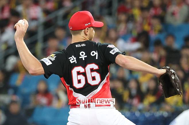 KIA 퇴출 투수가 류현진도 못한 것을 해내다니… “지금 우리 최고의 투수” 인생 역전
