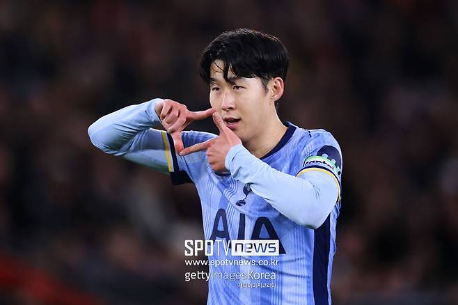 '이럴 수가' 새 유니폼 입고 '찰칵 세리머니' 못한다?…