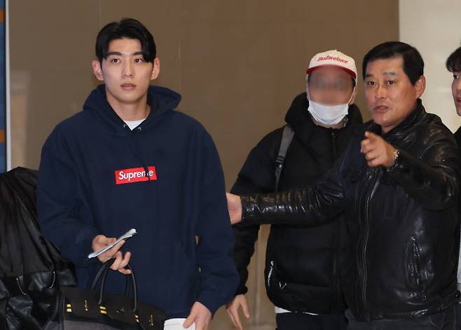 ‘예능 합류’ 이종범 KT 코치, 시즌 중 퇴단... “만류했으나 존중하기로”