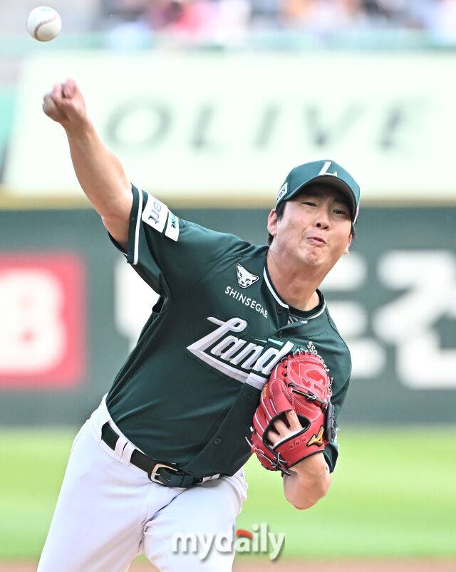 40일 만에 1군 컴백인데, 홈런-볼넷-볼넷-볼넷-볼넷-볼넷→6실점 눈물…SSG 4선발 웃지 못했다 [MD인천]