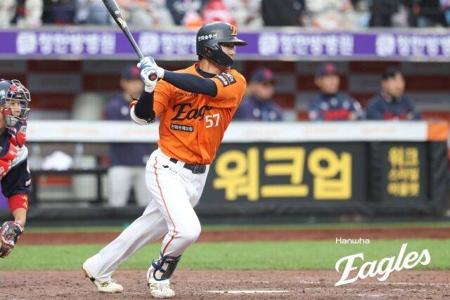 한화 특급 루키 KKK, 11라운드 신인 만루홈런→솔로포 폭발…'승률 .600' 한화 2군도 1위 질주