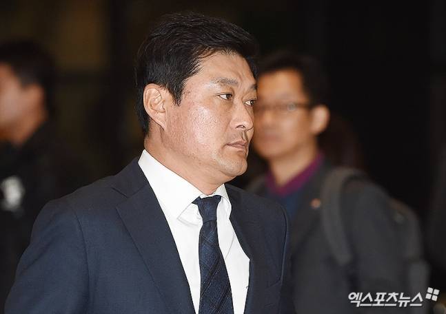 KT팬 작별 인사 한 마디 없이 줄행랑, 그렇게 예능 야구 감독하고 싶었나?…'33년 인연' 이강철 신의 저버렸다