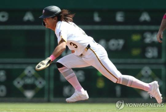 '안 쓸거면 배지환도 트레이드하라!' 피츠버그, 거의 모든 선수 트레이드 후보...스킨스, 매커첸, 챈들러만 빼고