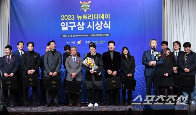 '프로 위에 예능?' 근본 없는 최강야구의 만행, 왜 이종범은 최악의 수 뒀을까