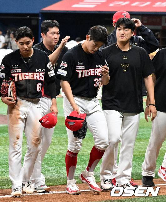 연장 11회말 동점 허용→2군행, 왜 감독은 '특별 칭찬'하며 “열흘 뒤 콜업” 약속했을까