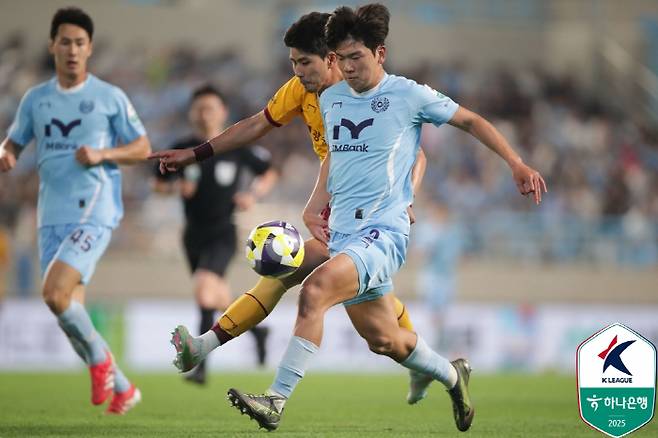 '韓 축구 대형 경사' 예고! '국대 수비수' 황재원, 역대 4호 세리에A 진출 가능성 점화...'34년 만에 1부 승격' 세리에A 구단이 관심