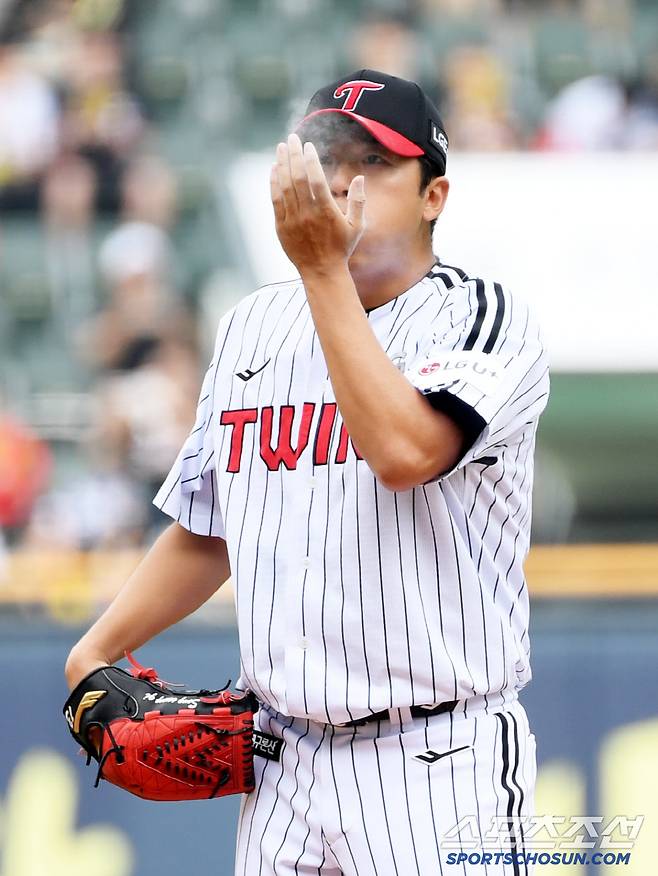 '이럴수가' 3→15위 급락, 7실점 최악투…신인왕 0순위에게 무슨 일이