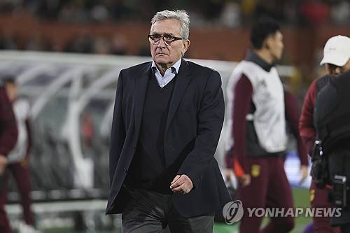 韓 축구, 터질 것이 터졌다!…'벤버지' 벤투, 중국 이끌고 대한민국과 충돌?→中 언론