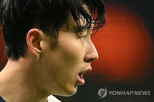 손흥민, 마지막 EPL 경기 끝나고 라커룸서 눈물의 이별 인사…'작별 암시'에 팬들 충격