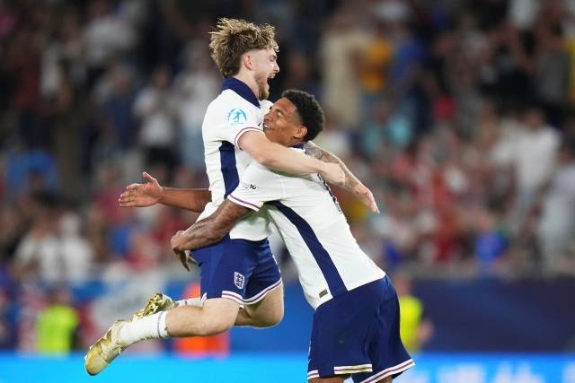 ‘英 축구 초대박!’ 잉글랜드, ‘우승 후보’ 독일 꺾고 41년 만에 U-21 챔피언십 2연패…‘5골’ 엘리엇, MVP 선정