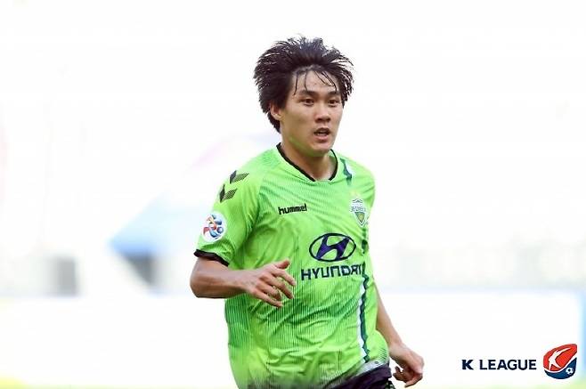 ‘20년 전북맨’ 최철순이 바라본 기성용 이적, “경기에 나설 수 있다면 팀을 옮기는 것도 하나의 방법” [이근승의 믹스트존]