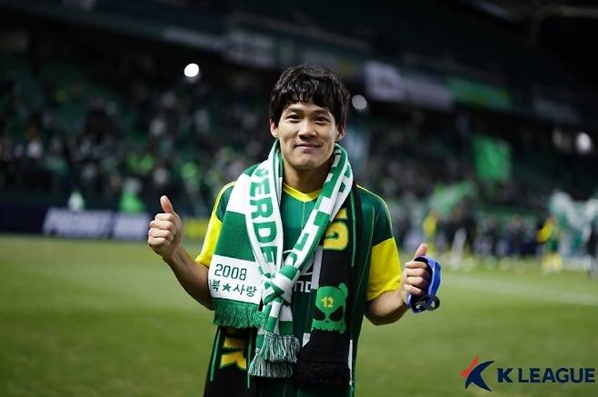 ‘20년 전북맨’ 최철순이 바라본 기성용 이적, “경기에 나설 수 있다면 팀을 옮기는 것도 하나의 방법” [이근승의 믹스트존]