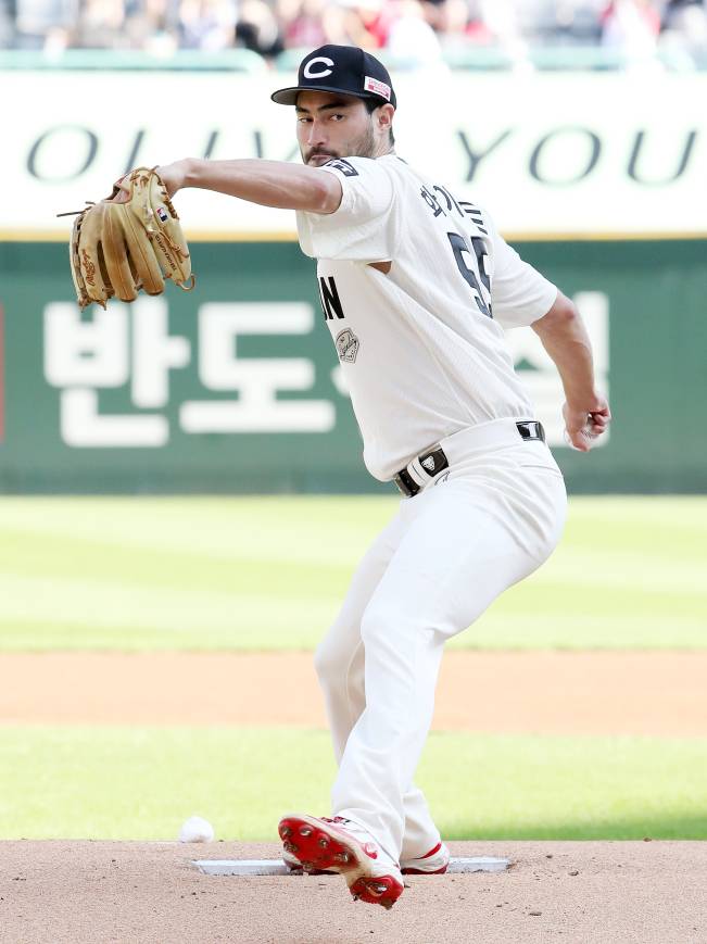 '홈런 2개+화이트 6이닝 10K 무실점' SSG, 류현진 등판 한화 잡았다 [IS 인천]