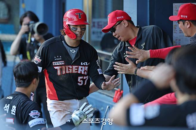 올 여름, 대세는 KIA다···‘임시 리드오프’ 고종욱 3안타 대활약으로 LG전 12-2 대승[스경X현장]