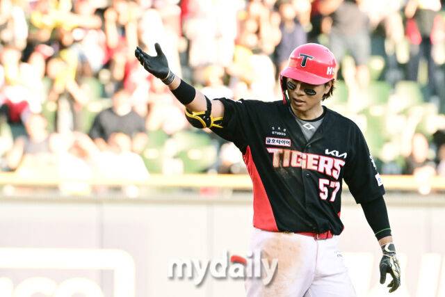 '이게 함평 타이거즈 힘이다' KIA 대폭발, 6회 6점→8회 3점→9회 3점 12-2 대파... LG 이러다 3위 떨어진다 [MD잠실]