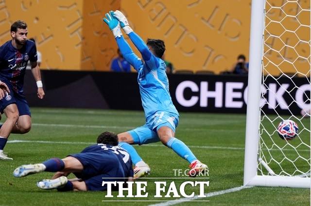 [클럽 월드컵] 이강인, 메시와 21분 '맞대결'... PSG, 마이애미 4-0 대파