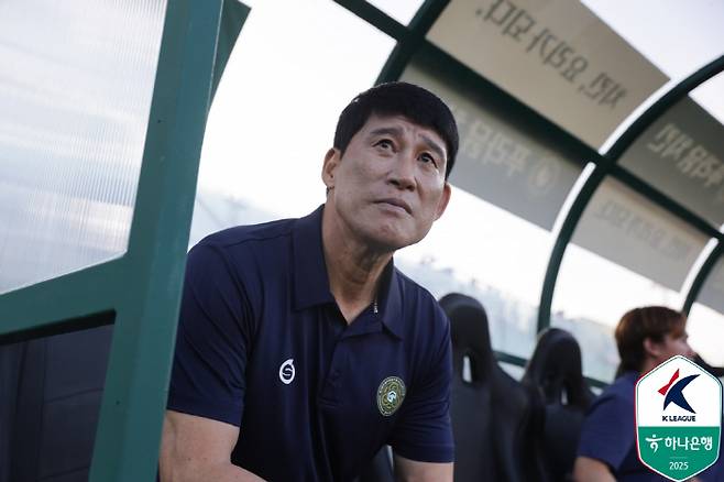 [현장에서]'경찰까지 출동' 박동진 논란→윤정환 감독 분노, 김포vs인천 팬 충돌 '위기' 왜 발생했나