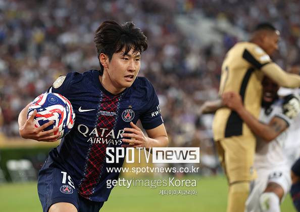 ‘세계 최고 팀에서 뛰는 한국인’ 메시 제압했다! 이강인, 20분 동안 맹활약…PSG 클럽월드컵 8강 진출 ‘인터 마이애미 4-0 대파’